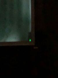 隣家の窓に機器が置かれており 緑色のランプがついています これは Yahoo 知恵袋