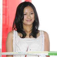 榮倉奈々さんは可愛いと思いますか 可愛いですね 特に笑った時の笑顔がめち Yahoo 知恵袋