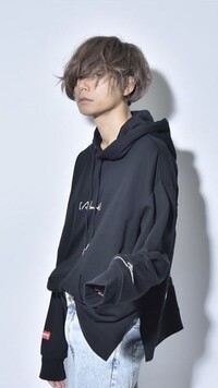 アラフォー女が Alexandros の川上洋平さんみたいな髪型にしたら変で Yahoo 知恵袋