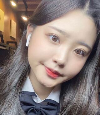 この方がつけてるカラコンに似ているものを教えてください ドンキ Yahoo 知恵袋
