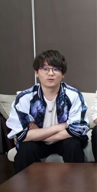 虫眼鏡さんが着ている服のブランドがどうしても知りたいです お願いしま Yahoo 知恵袋