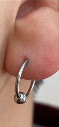 るぅとくんって ピアスあいてるんですか Yahoo 知恵袋