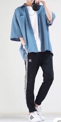 初デートでアウトレット行くんですけどこの服装でもいいと思いますか Yahoo 知恵袋