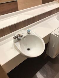 バイト先に一時間おきに必ずトイレに行く子がいます 出勤してから5分 Yahoo 知恵袋
