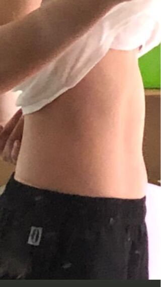 どうやったらこのお腹は平らになりますか 胃が出てるし 下腹部も出 Yahoo 知恵袋