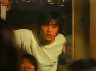 何の昭和cmだったか忘れてしまったのですが 画像の俳優さんの名前を Yahoo 知恵袋