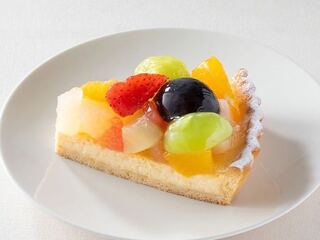 このケーキのカロリーってどのくらいですか 分かればフルーツの部分だけと Yahoo 知恵袋