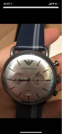 学生です アルマーニの時計を購入しようと思ってるんですが 女子高校生 Yahoo 知恵袋