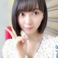 堀未央奈が泣き崩れたとき 1人だけしゃがみこんで目線合わせに行ってる Yahoo 知恵袋