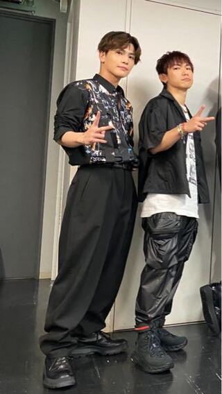 Cdtvで岩ちゃんがはいていたパンツどこのブランドで名前なども教えてくださいま Yahoo 知恵袋