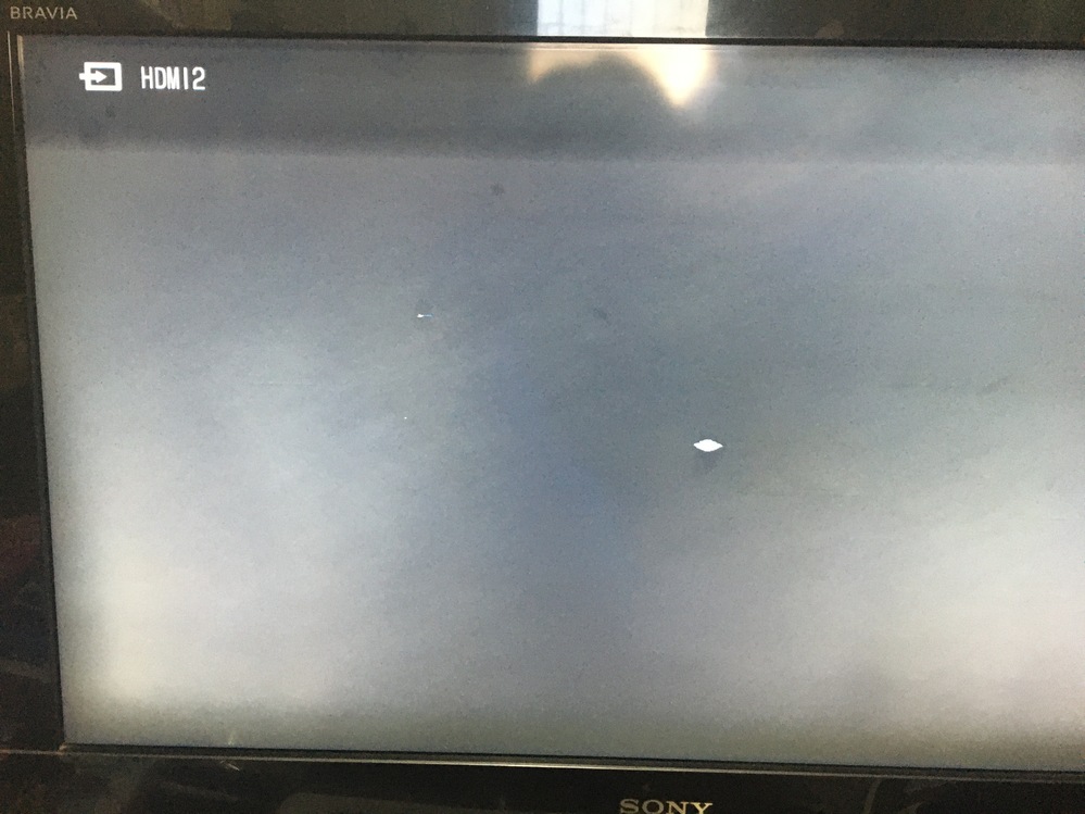 テレビについて昨夜から画面の真ん中に結晶のような傷が出てき始めて