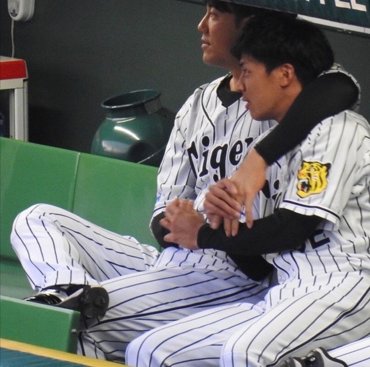 プロ野球選手ってイチャイチャしてる人が多いのは何故 ホモだから Yahoo 知恵袋