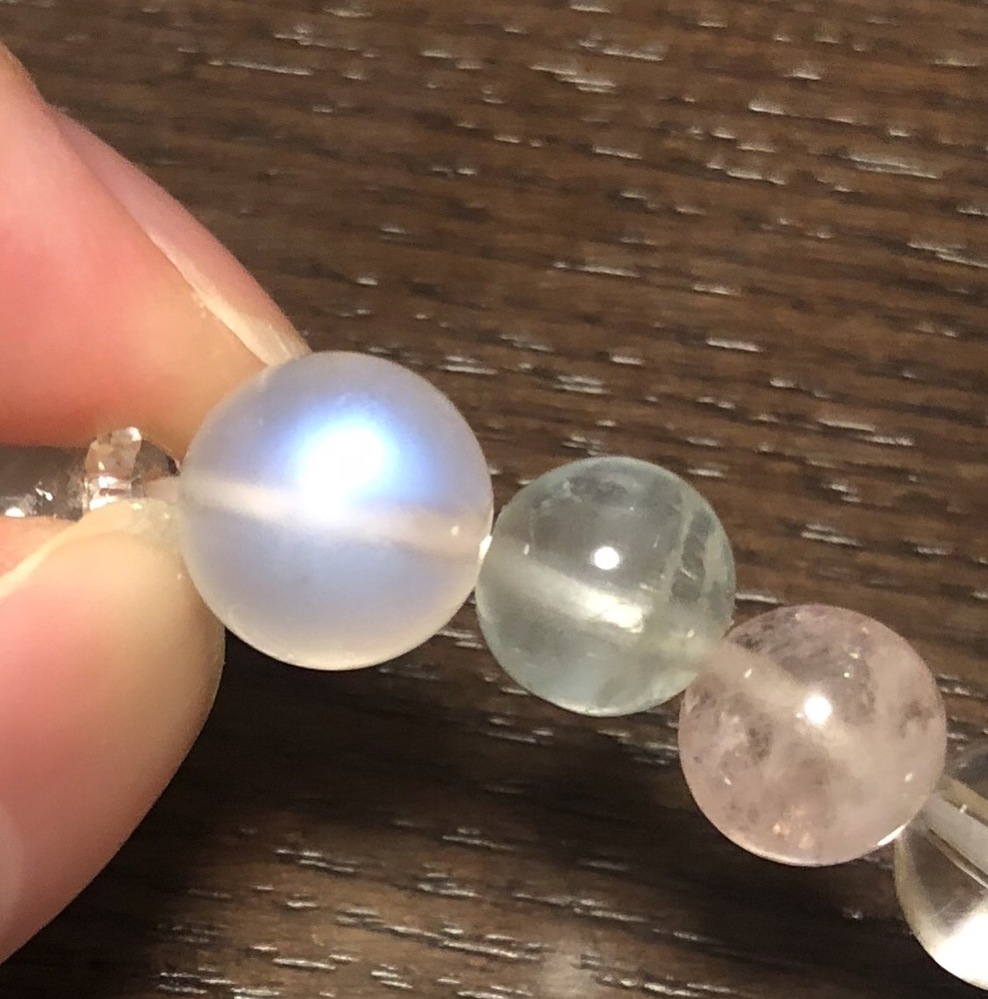 que-14233472829?w=999&h=999&up=0