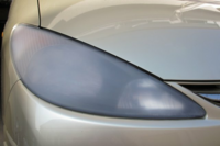 車のヘッドライトのクリア塗装が剥がれてきました 新車で買って４年 Yahoo 知恵袋