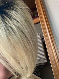 ブリーチを2回とカラーを3ヶ月前にした髪なんですけど 黒髪に戻したい Yahoo 知恵袋