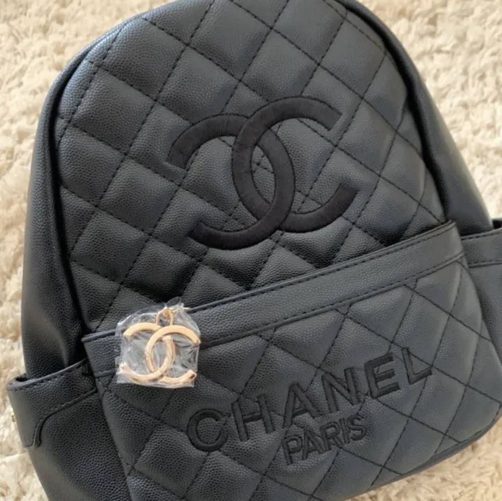 シャネル CHANEL ノベルティリュック 本物 - バッグ