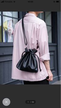 女性に質問です 最近男の人がファッションで巾着袋みたいなバッグをもっ Yahoo 知恵袋