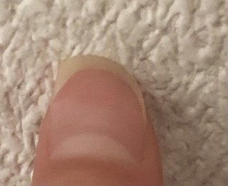 私は爪が横長で大きいのですがネイルサロンで長さだしをしてネイルをした Yahoo 知恵袋