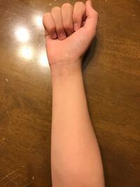 腕太ってますか 腕の太い細いは やはり二の腕です 細くても二の Yahoo 知恵袋