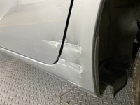 車の修理についてです 花壇のブロックのような所で 車の側面をぶつけてしまいまし Yahoo 知恵袋