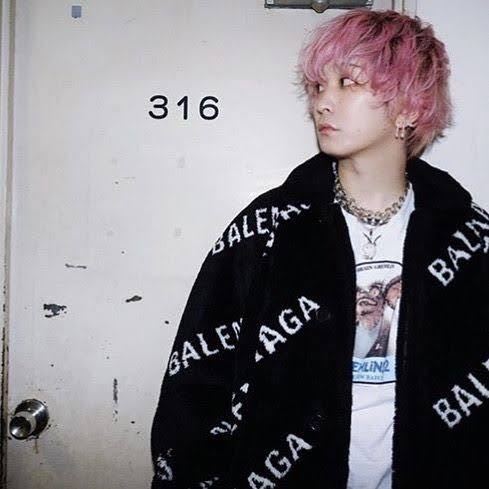 Sekainoowariの深瀬さんのような髪型にしたいのですがこの髪型はブリー Yahoo 知恵袋