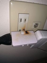 コンセントからジーという音が出ます 一年前からです それは いつ Yahoo 知恵袋