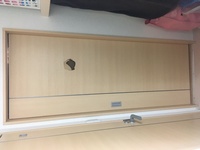 大東建託に住んでます。
引き戸にぶつけて穴を開けてしまいました。 管轄営業所へ連絡し見積りを出してもらいましたが、見積書を見てビックリ合計157,000円税込でした。
火災保険でなんとかしたいのですが、保険担当者もビックリで保険金が出ない可能性があるかもとのこと。保険金で足らない分はもちろん私が負担となります。

過剰請求かわからないですが、明らかに高すぎると思うのですが、対処法をお...