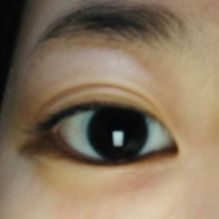 笑うと目尻が上がってしまいます 顔に肉がつきすぎているのでしょうか そ Yahoo 知恵袋