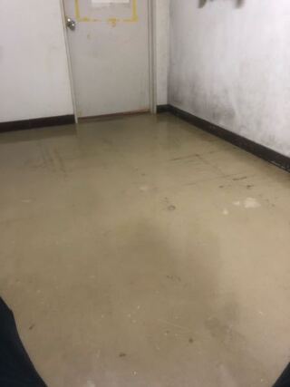 今寮に住んでいて部屋が結構スペース空いてるのですが壁が汚かったり床は座り難い感 Yahoo 知恵袋