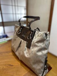 ショルダーバッグのベルト ショルダー なんですが 長さ調整する金具 Yahoo 知恵袋