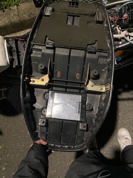 ゼファー400のシートについてです - ゼファー400の中にも前期後期って