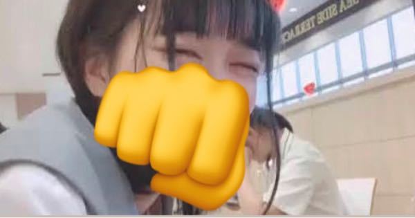 笑ったときに目の上の脂肪がグッと前に出て腫れぼったくなるのが悩みです Yahoo 知恵袋