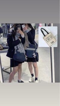 Jkに質問です この写真のショルダーバッグ この斜めがけをするタイプ Yahoo 知恵袋