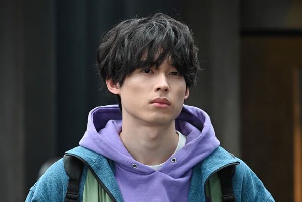 Sixtonesの松村北斗君と同じ髪型にしたいのですが美容院ではどの Yahoo 知恵袋