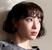 広瀬すず劣化しすぎじゃないですか 顔伸びすぎ Yahoo 知恵袋