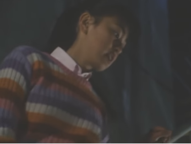 特撮作品のあるある 次のお題に該当する「特撮作品でよく見るあるあるなこと」を教えて下さい。 お題：悪者が潜伏する場所についてのあるある 例）建物設立時には絶対無かったと思われる、不自然な秘密部屋、地下室、隠し通路が登場する （画像は『怪しい新任教師・城戸の後をつけ、聖聖学園内の地下空間へと入るゆい』）