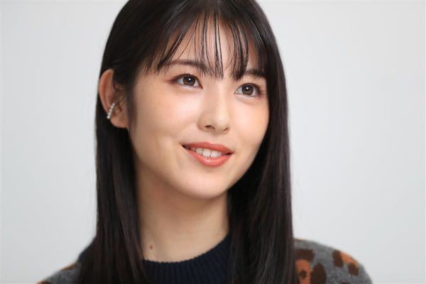 浜辺美波さんとても美しく 魅力的な女性だと思うのですが もみあげがあまり良くな Yahoo 知恵袋