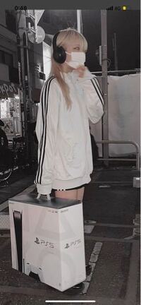 女子や女性に質問です オシャレで首にヘッドフォンをかけるファッション Yahoo 知恵袋