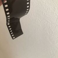 フィルムカメラにフィルムを入れようとしたら上手に出来なく、何 フィルムカメラにフィルムを入れようとしたら上手に出来なく、何