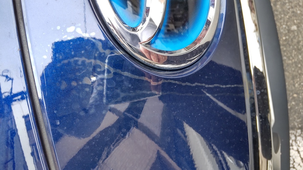 車の水垢黒のコーティングから5年目の車なのですが洗車しても こびりつ Yahoo 知恵袋