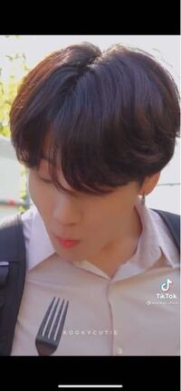 このbtsのジョングクさんはカルマパーマをかけていますか Yahoo 知恵袋