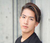 歌舞伎役者の２代目尾上右近さんの髪型なんですが どうやって右側の生え際 Yahoo Beauty