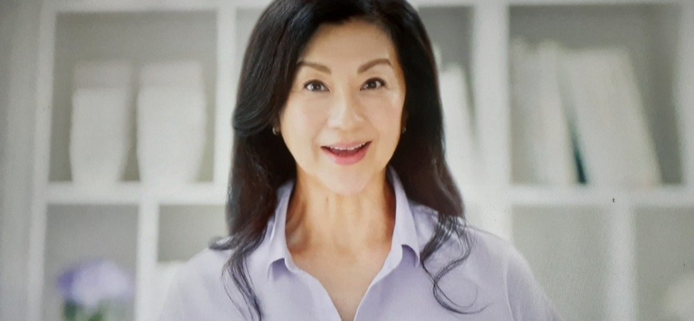 吸水パットの ウィスパー のcmに出演してるこの女性は何する人なんで Yahoo 知恵袋