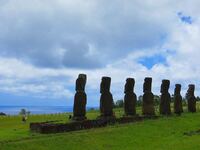 イースター島のモアイは 陸を見ているハズですよね この画像では Yahoo 知恵袋