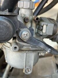 Ape50 エイプ のキャブでアイドリングを調整するのはどこを回せば Yahoo 知恵袋