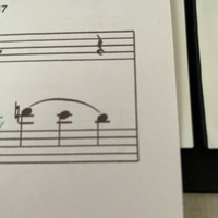 楽譜の書き方について質問です ピアノの楽譜で 右手と左手を交差 Yahoo 知恵袋