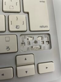 キーボードの中の部分が壊れました 修理に出したいのですが 何円くらいかかります Yahoo 知恵袋