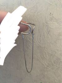 このイヤーカフの付け方が分からないです Guで買いました わかる方 Yahoo 知恵袋