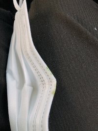 画像のようにマスクの鼻頭が緑色になってしまうのですがなんででしょうか Yahoo 知恵袋