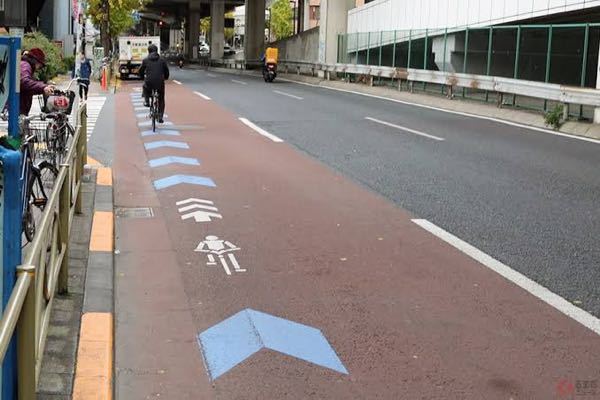 自転車 専用 通行 帯 と は